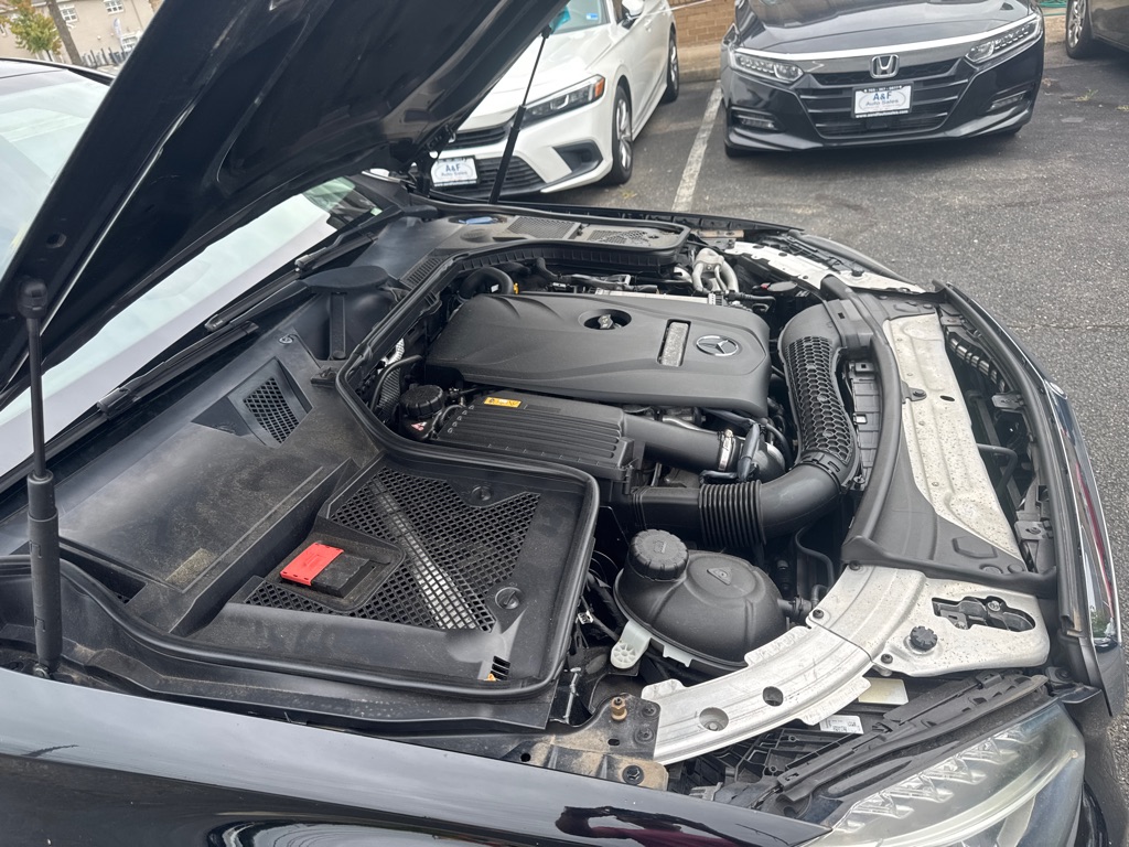 Photo 23 of this MERCEDES-BENZ C-CLASS