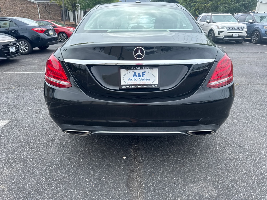 Photo 6 of this MERCEDES-BENZ C-CLASS