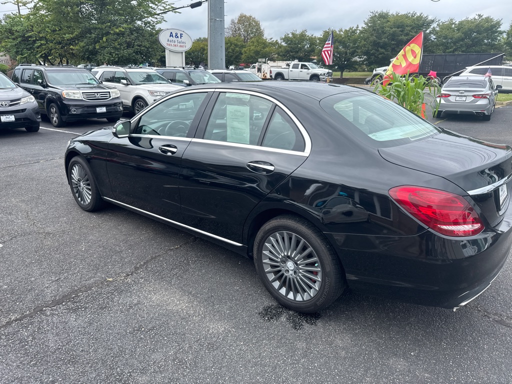 Photo 5 of this MERCEDES-BENZ C-CLASS