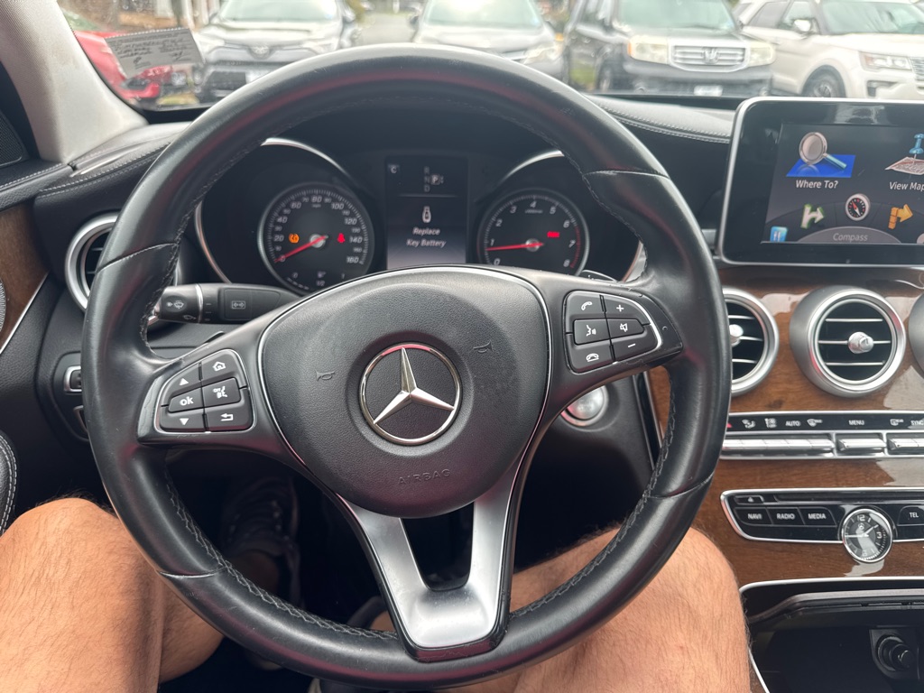 Photo 16 of this MERCEDES-BENZ C-CLASS
