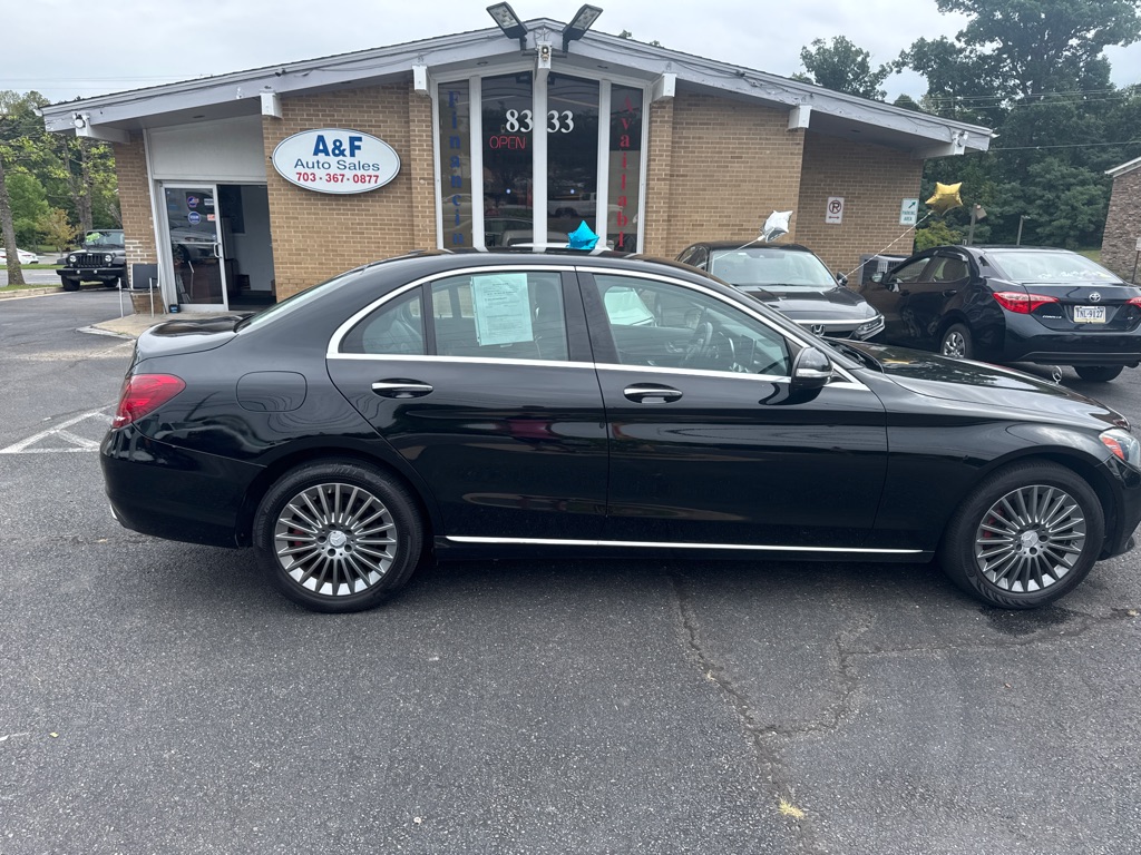 Photo 8 of this MERCEDES-BENZ C-CLASS