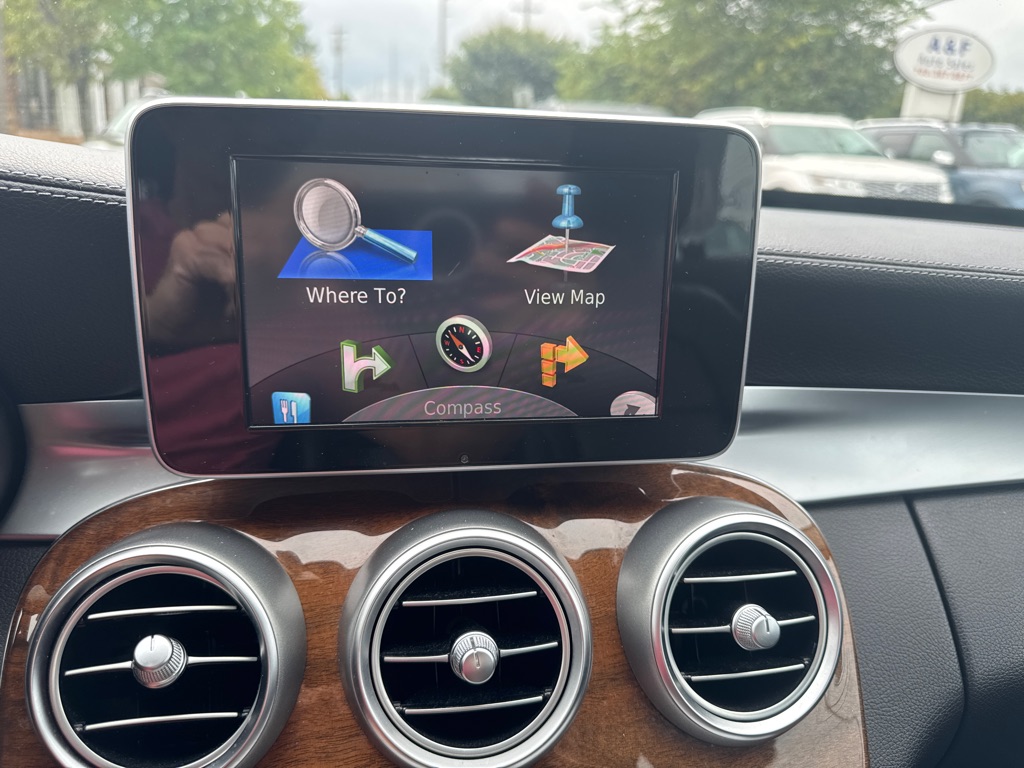 Photo 17 of this MERCEDES-BENZ C-CLASS
