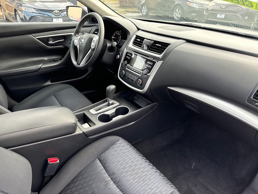 Photo 9 of this NISSAN ALTIMA