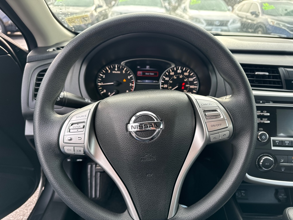 Photo 17 of this NISSAN ALTIMA