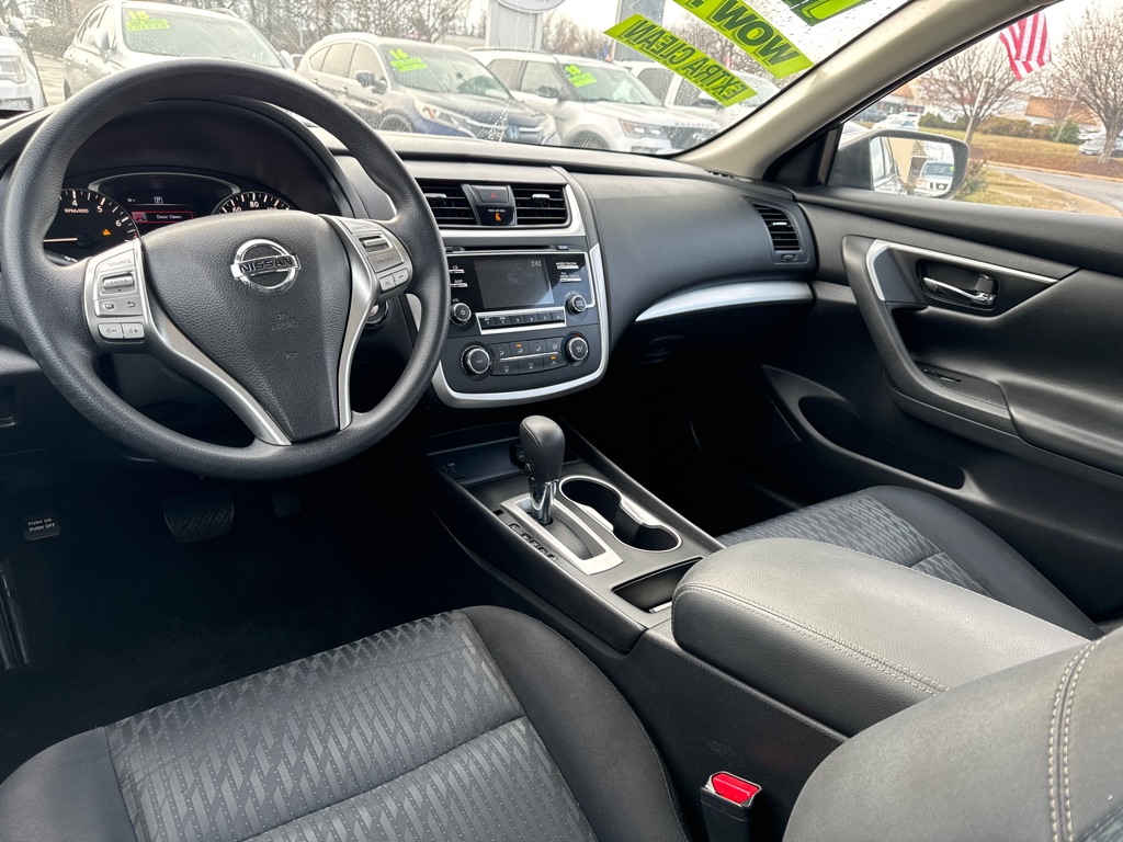 Photo 14 of this NISSAN ALTIMA