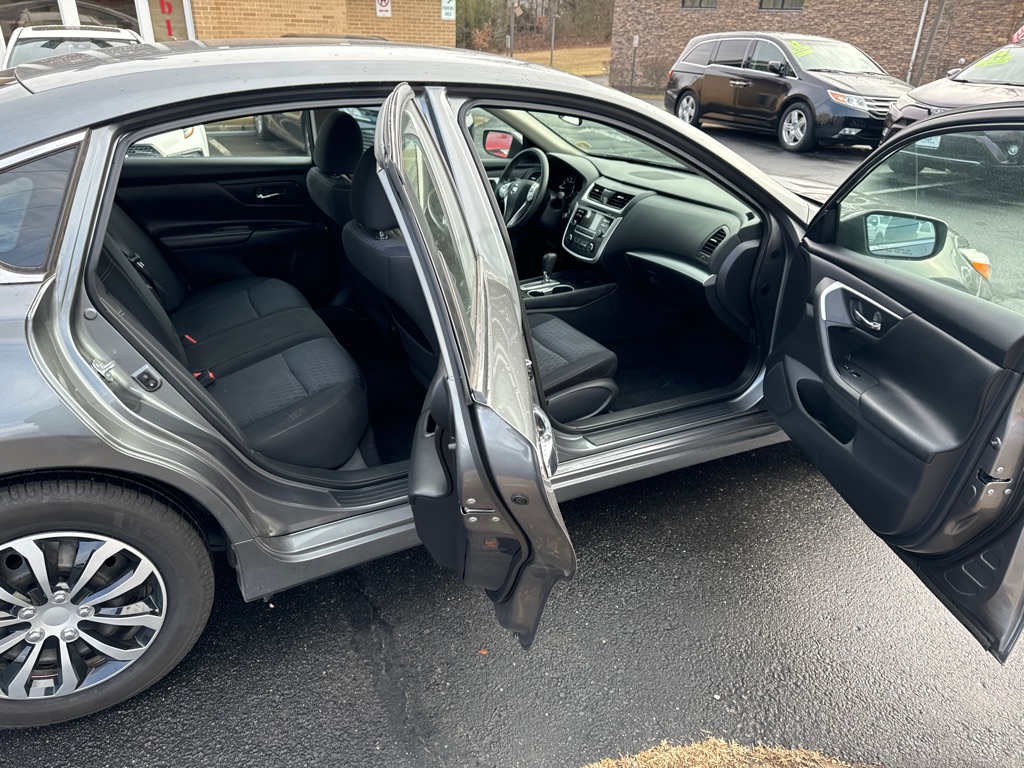 Photo 13 of this NISSAN ALTIMA