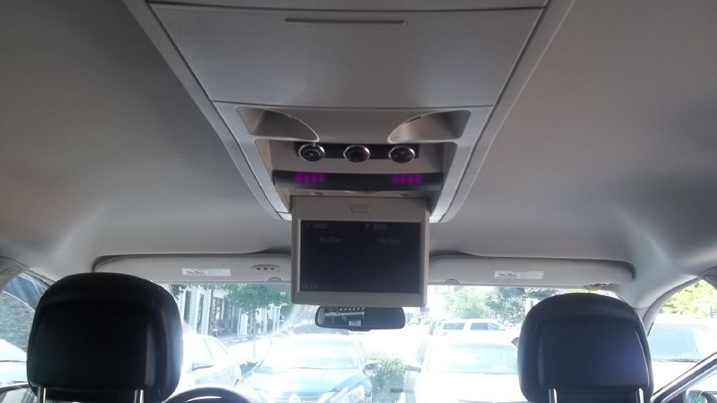 Photo 9 of this CHRYSLER TOWN & COUNTRY
