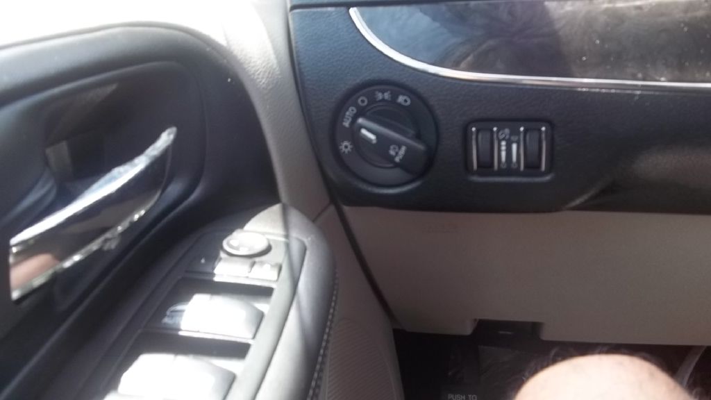Photo 15 of this CHRYSLER TOWN & COUNTRY