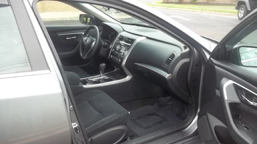 Photo 9 of this NISSAN ALTIMA