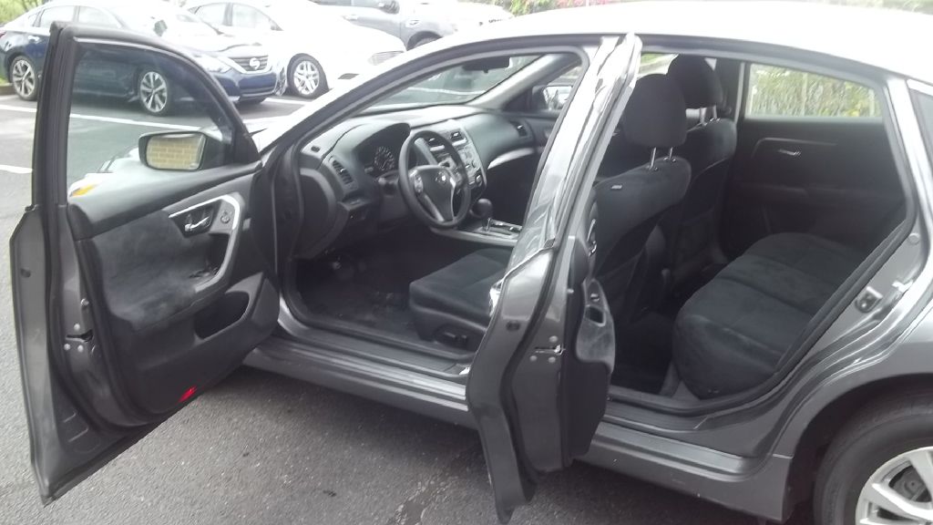 Photo 11 of this NISSAN ALTIMA