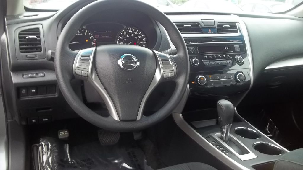 Photo 12 of this NISSAN ALTIMA