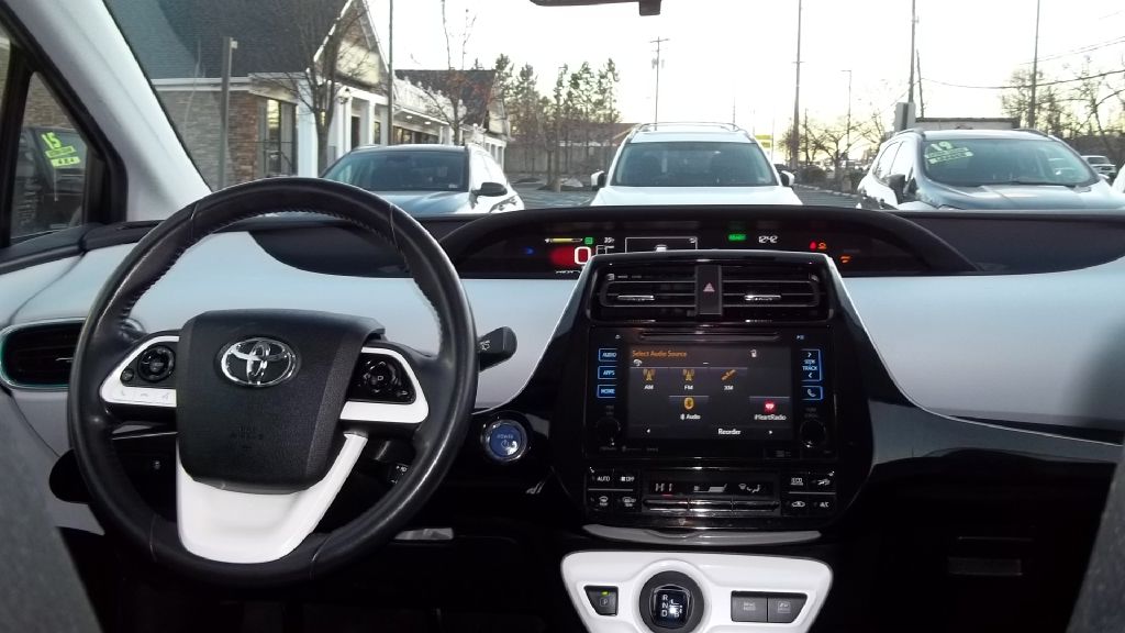 Photo 10 of this TOYOTA PRIUS