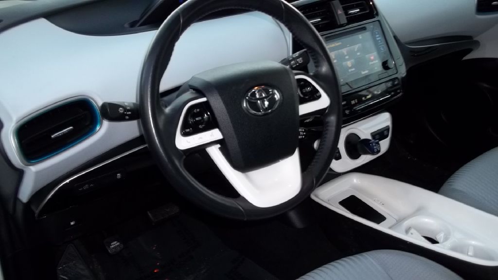 Photo 11 of this TOYOTA PRIUS