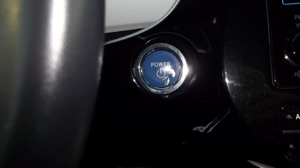 Photo 16 of this TOYOTA PRIUS
