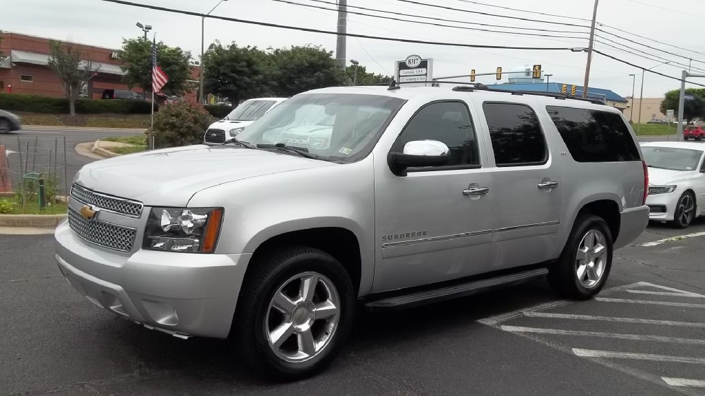 Photo 4 of this CHEVROLET SUBURBAN