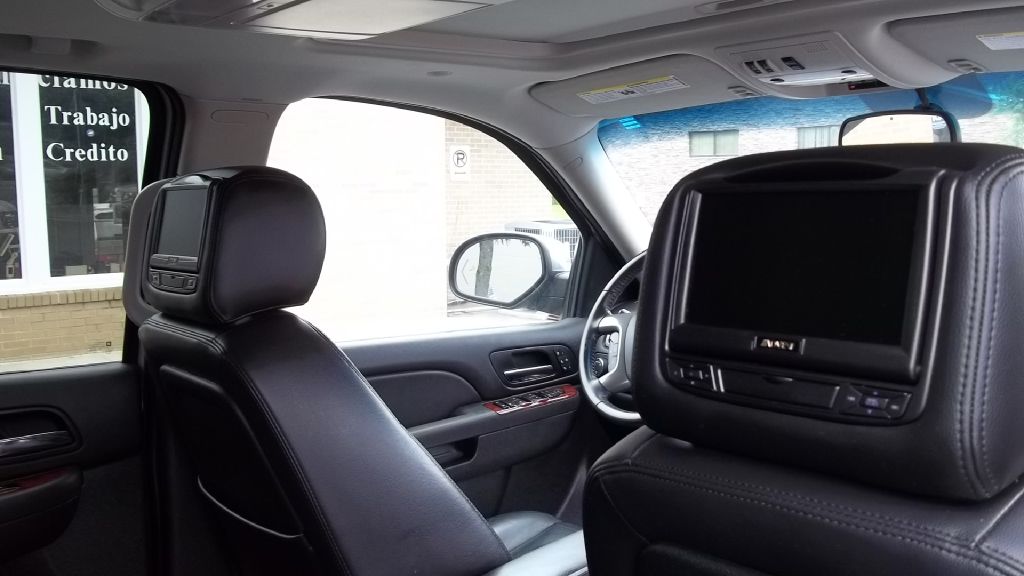Photo 9 of this CHEVROLET SUBURBAN