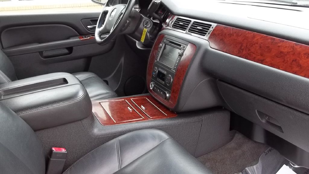 Photo 15 of this CHEVROLET SUBURBAN