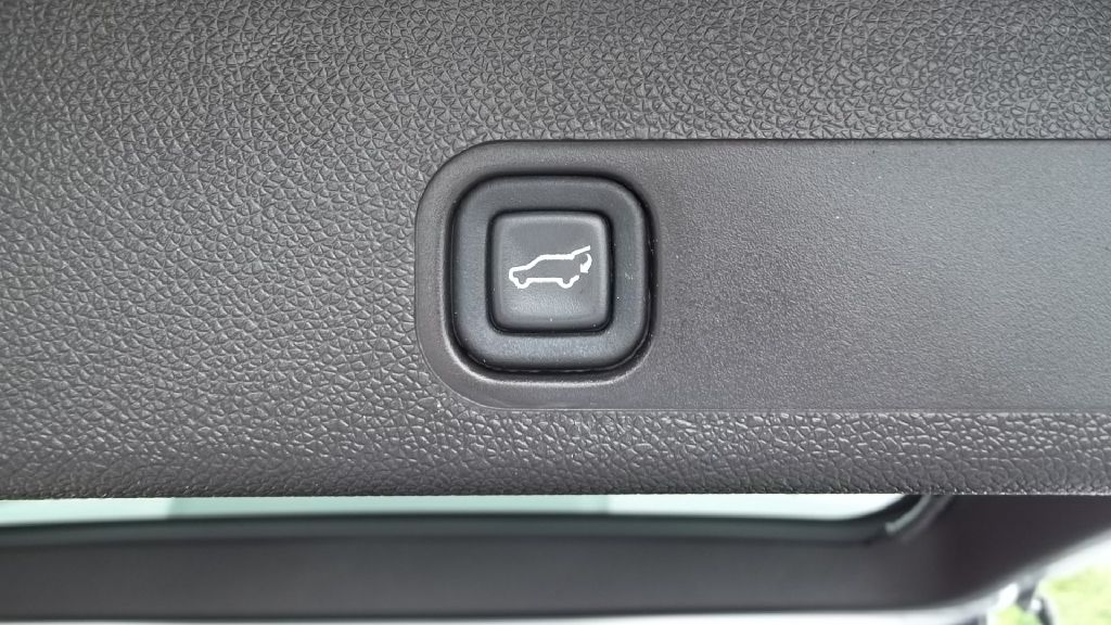 Photo 17 of this CHEVROLET SUBURBAN
