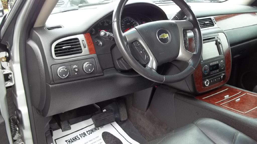 Photo 20 of this CHEVROLET SUBURBAN