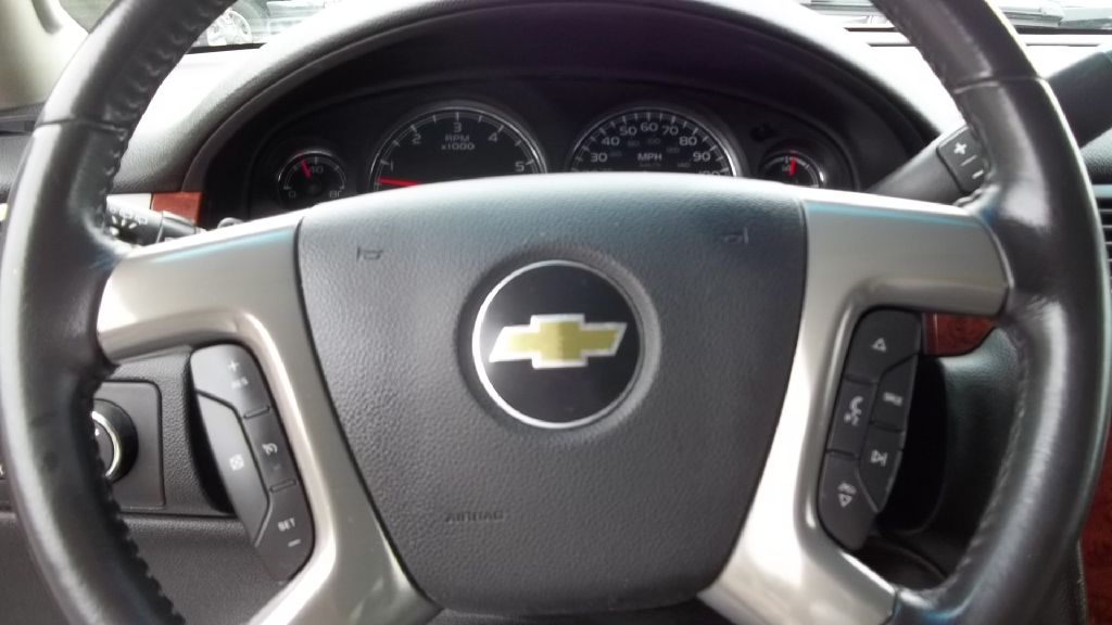Photo 21 of this CHEVROLET SUBURBAN