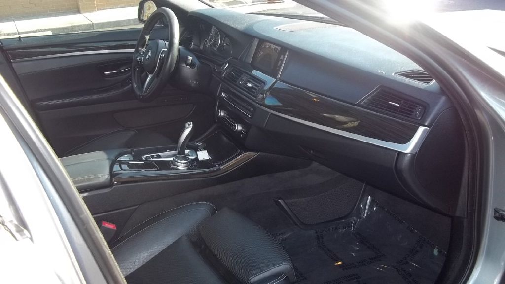 Photo 10 of this BMW 535