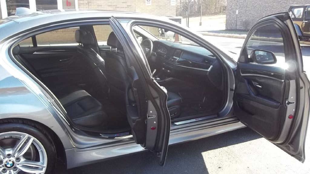Photo 11 of this BMW 535
