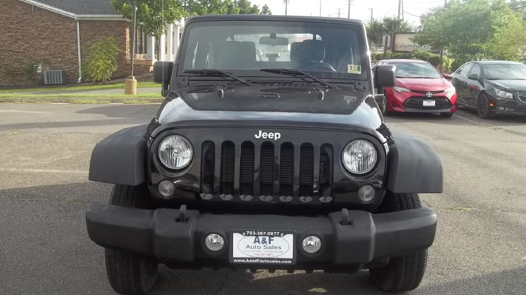 Photo 2 of this JEEP WRANGLER