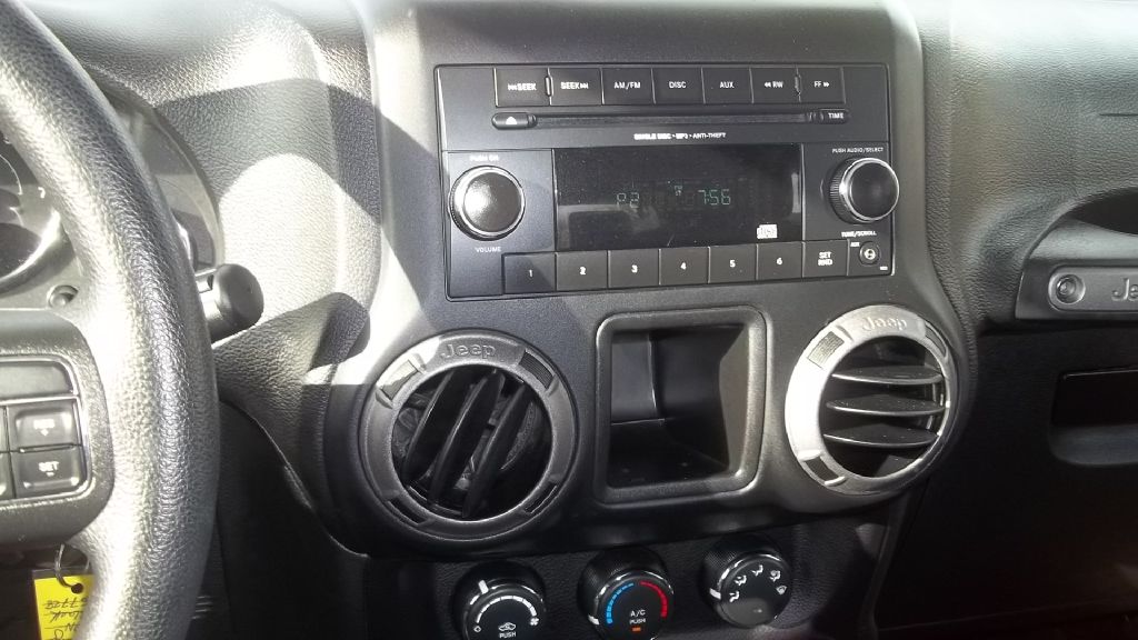 Photo 9 of this JEEP WRANGLER