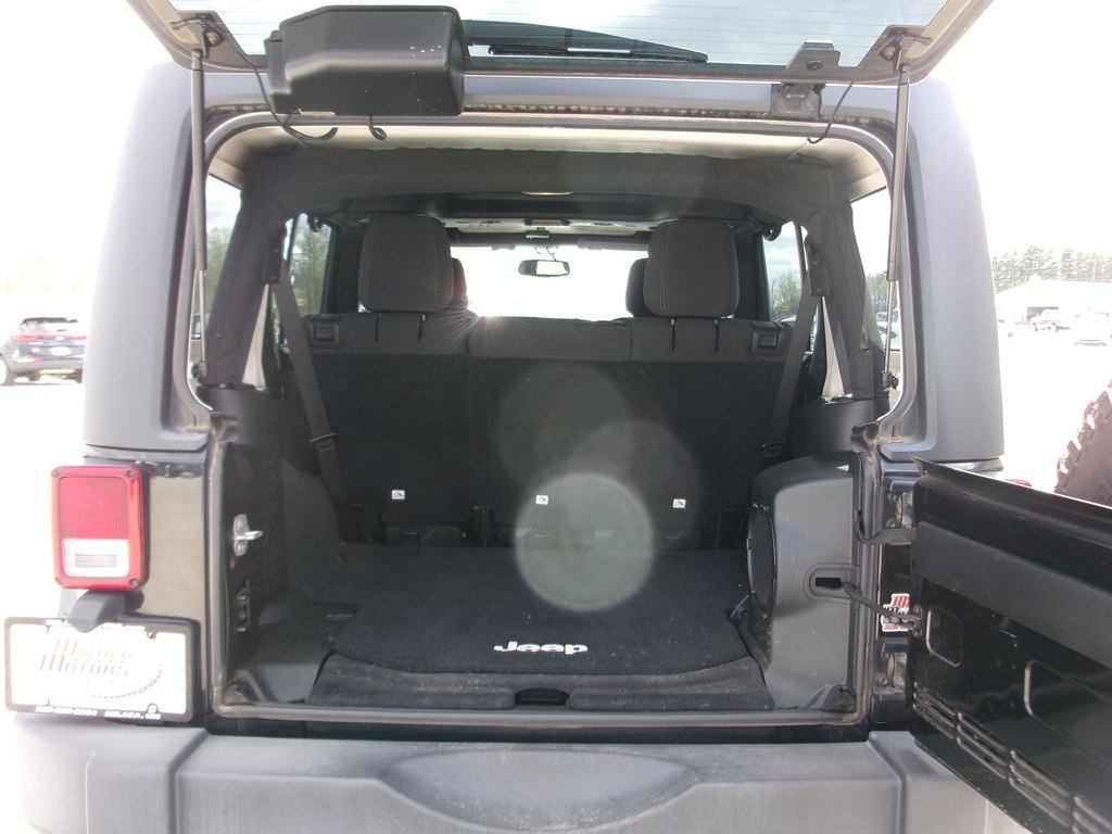 Photo 13 of this JEEP WRANGLER UNLIMI