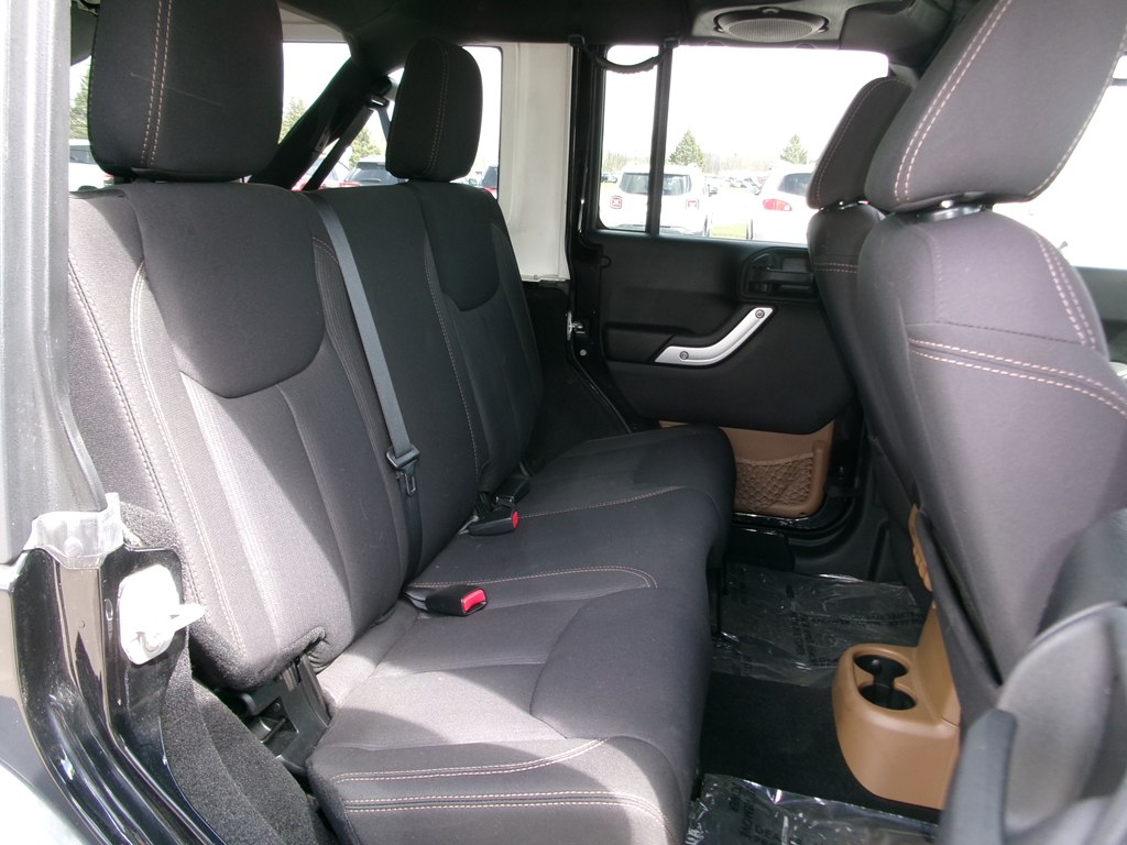 Photo 37 of this JEEP WRANGLER UNLIMI