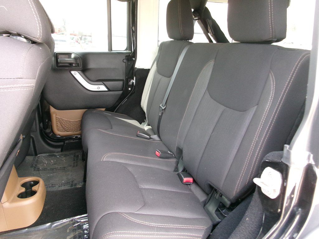 Photo 23 of this JEEP WRANGLER UNLIMI