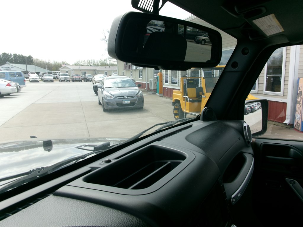 Photo 68 of this JEEP WRANGLER UNLIMI