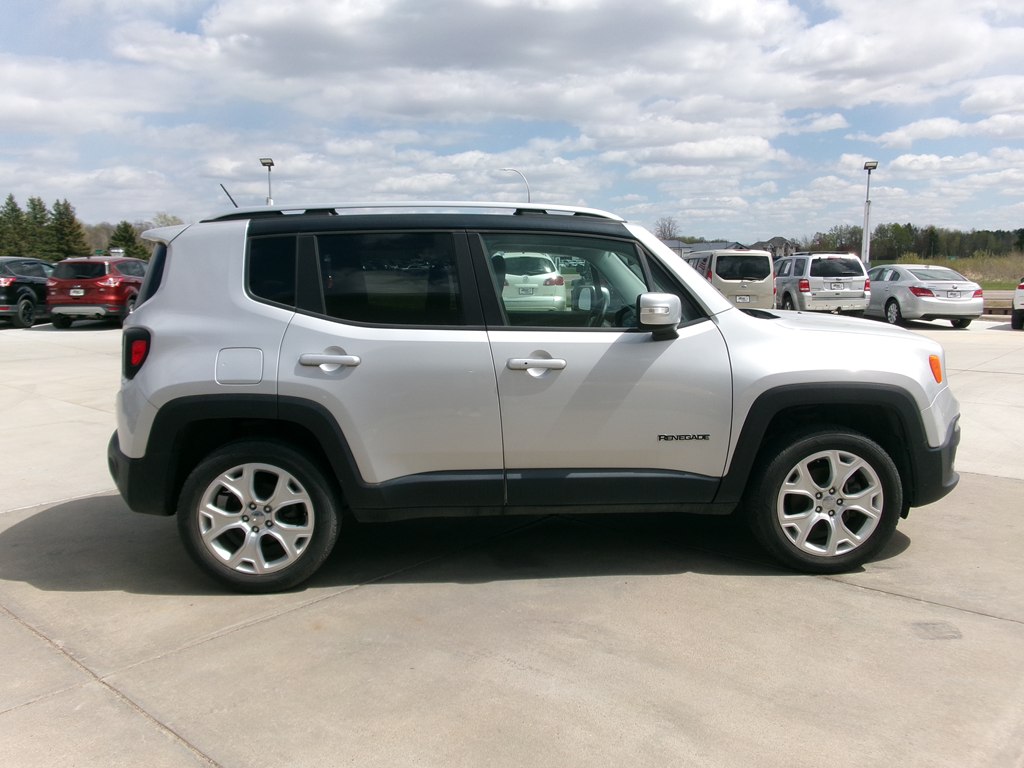 Photo 4 of this JEEP RENEGADE