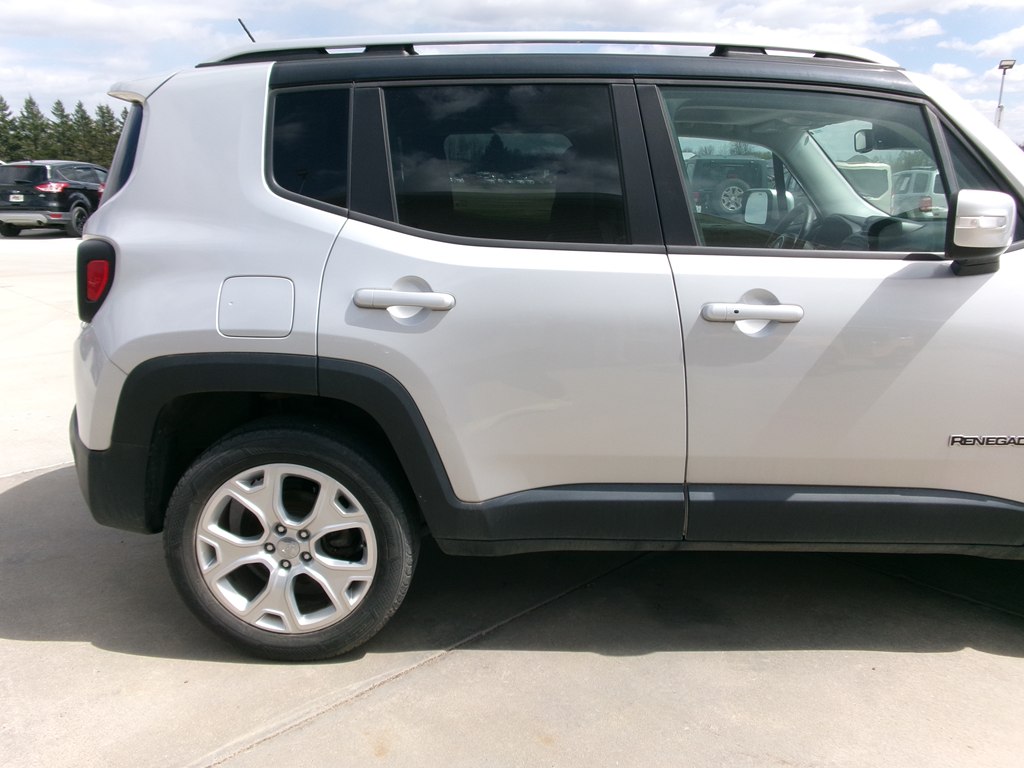 Photo 6 of this JEEP RENEGADE