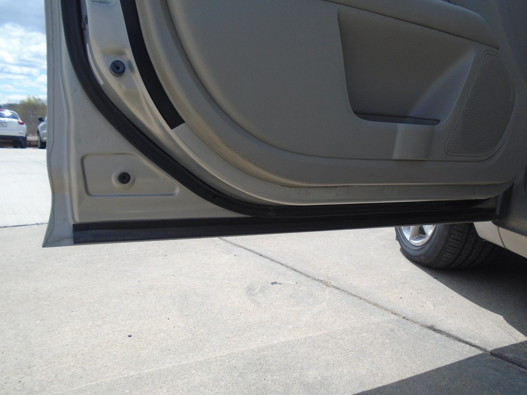 Photo 18 of this FORD FUSION