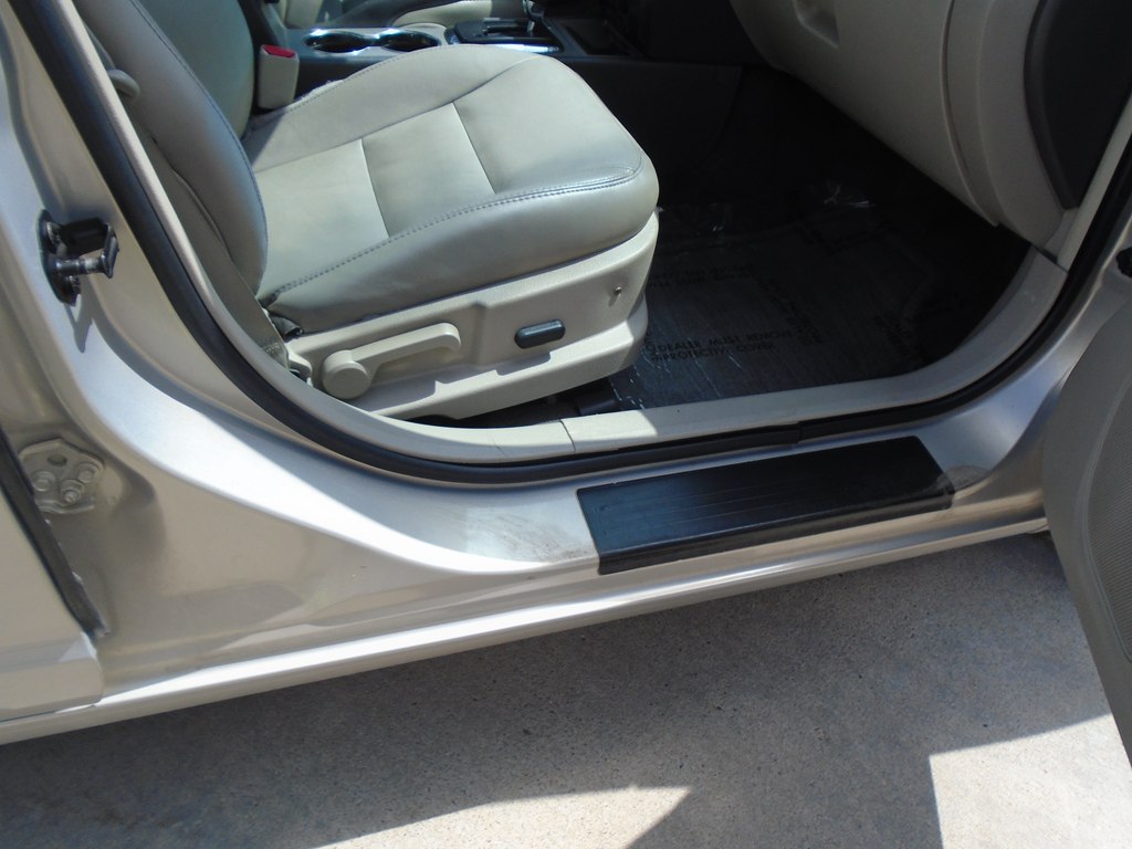 Photo 28 of this FORD FUSION