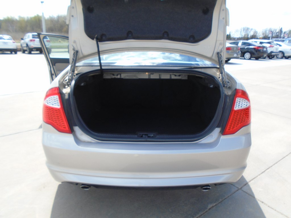 Photo 11 of this FORD FUSION