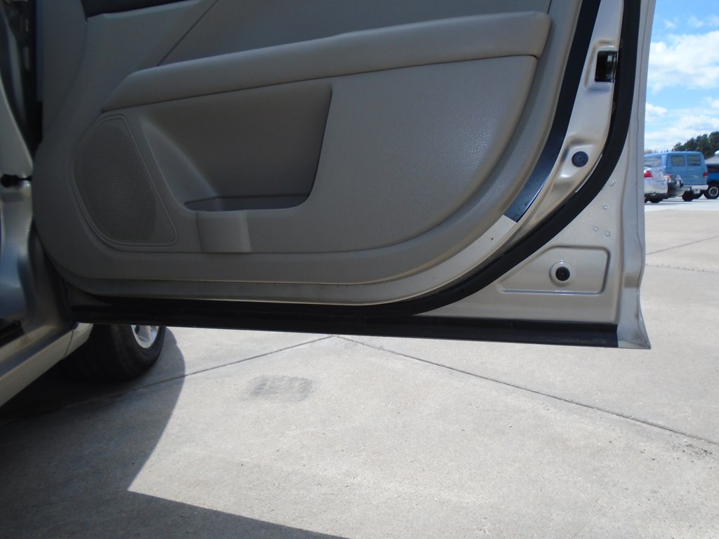Photo 30 of this FORD FUSION