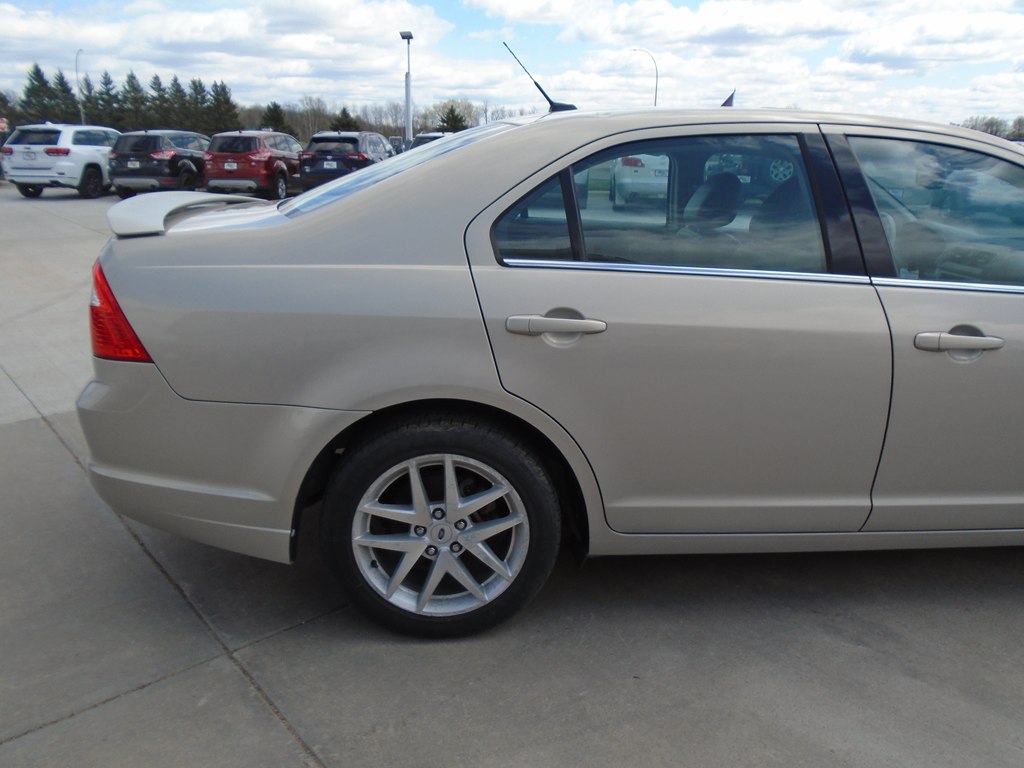 Photo 8 of this FORD FUSION