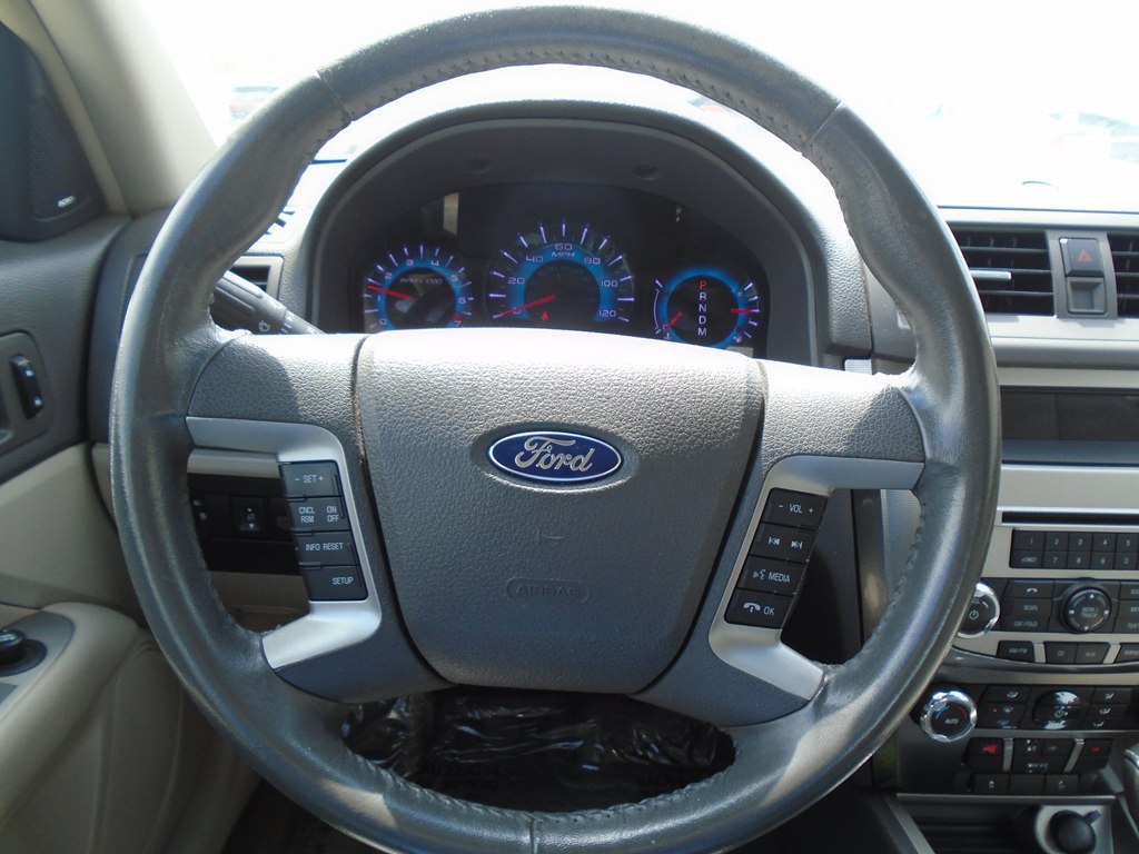 Photo 36 of this FORD FUSION