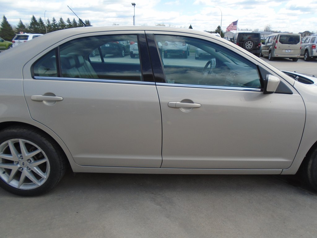 Photo 7 of this FORD FUSION