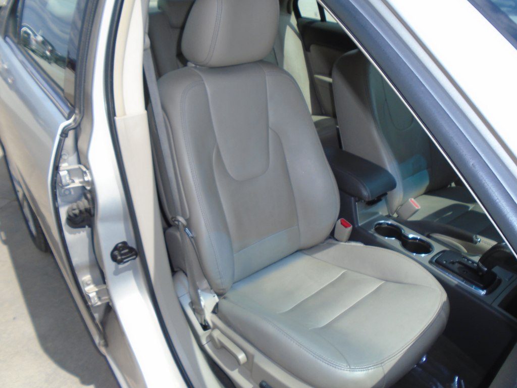 Photo 25 of this FORD FUSION