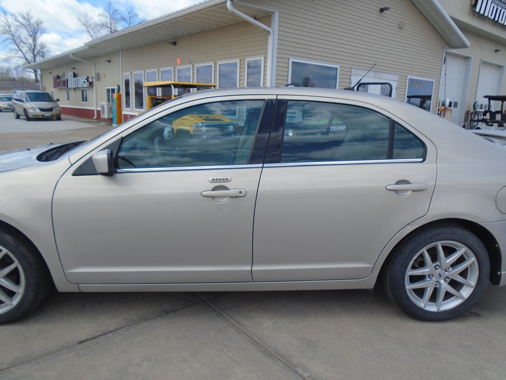 Photo 3 of this FORD FUSION