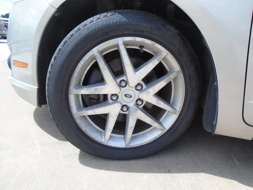 Photo 49 of this FORD FUSION