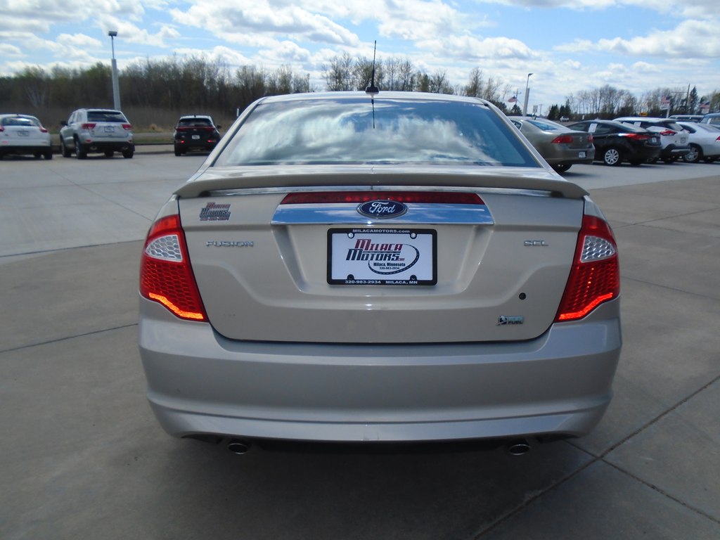 Photo 10 of this FORD FUSION