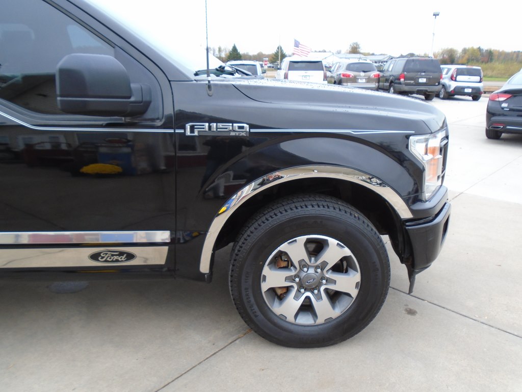 Photo 7 of this FORD F150