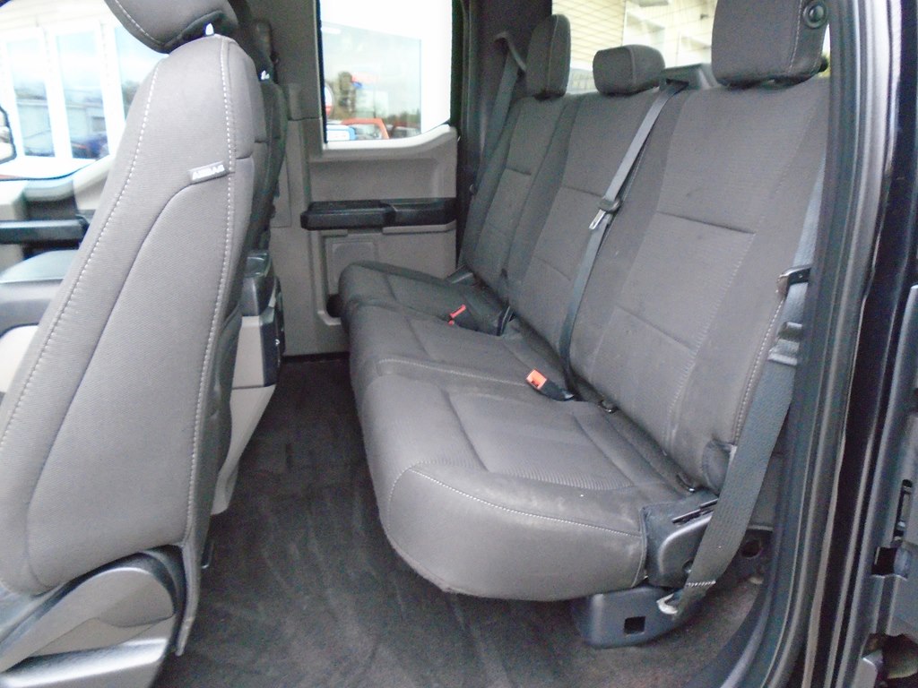 Photo 21 of this FORD F150