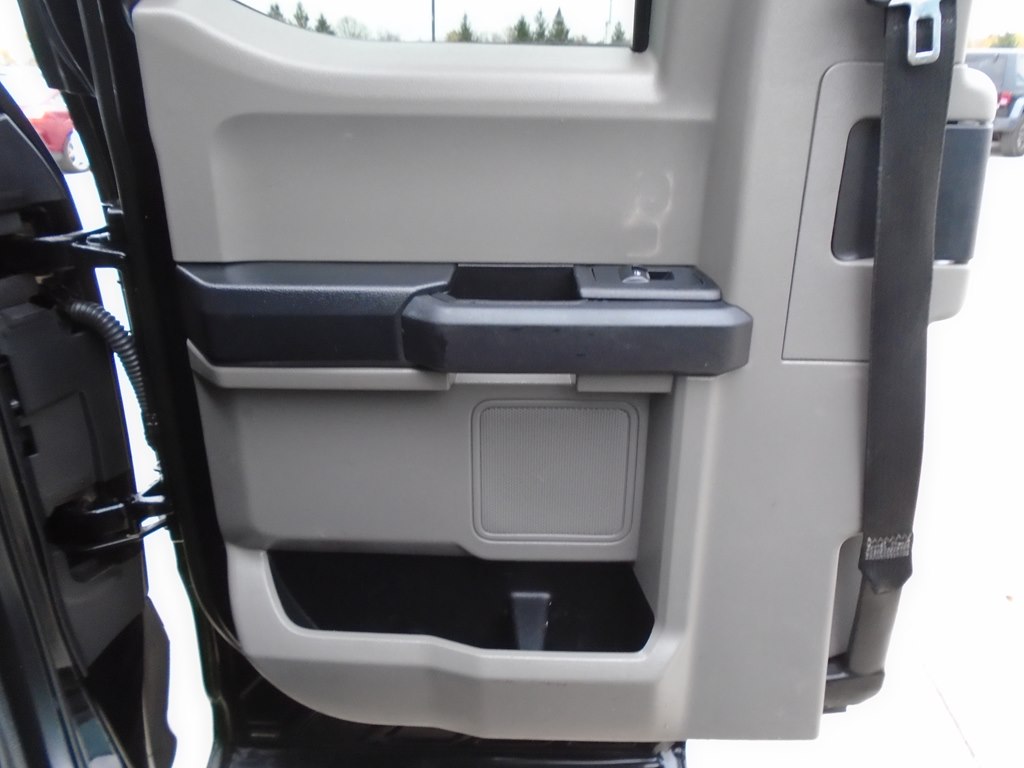 Photo 22 of this FORD F150