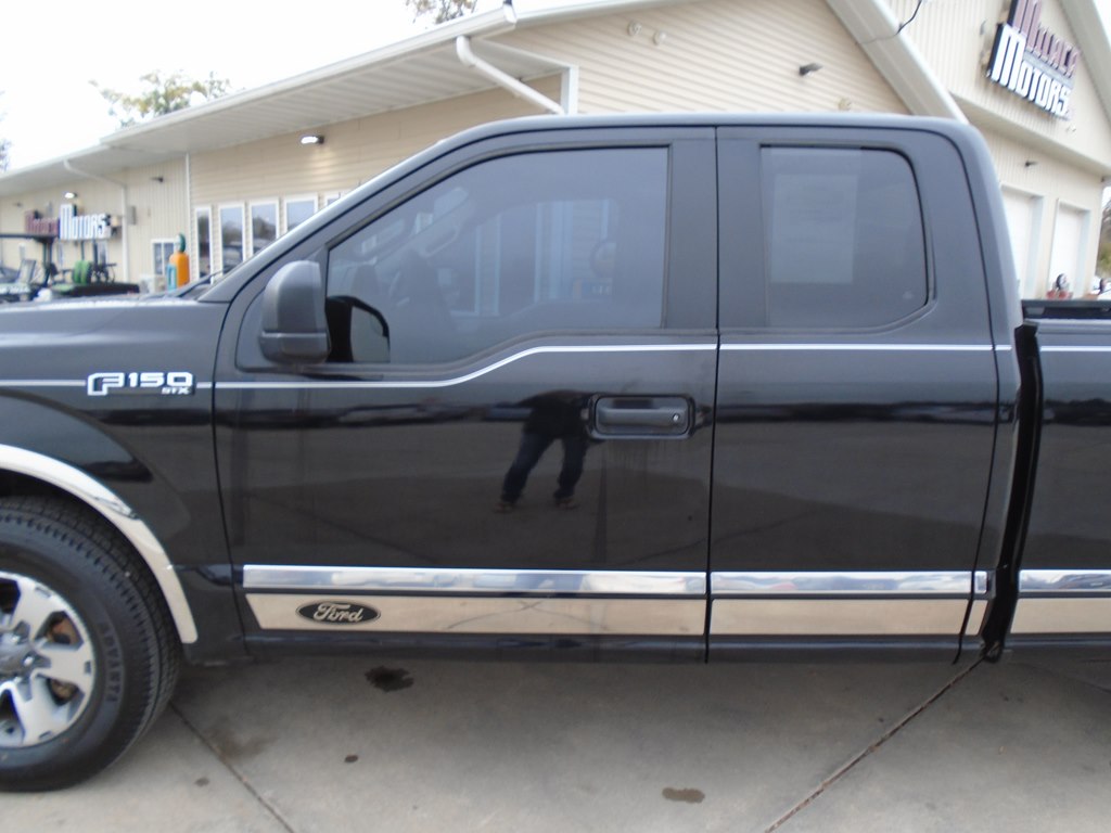 Photo 3 of this FORD F150