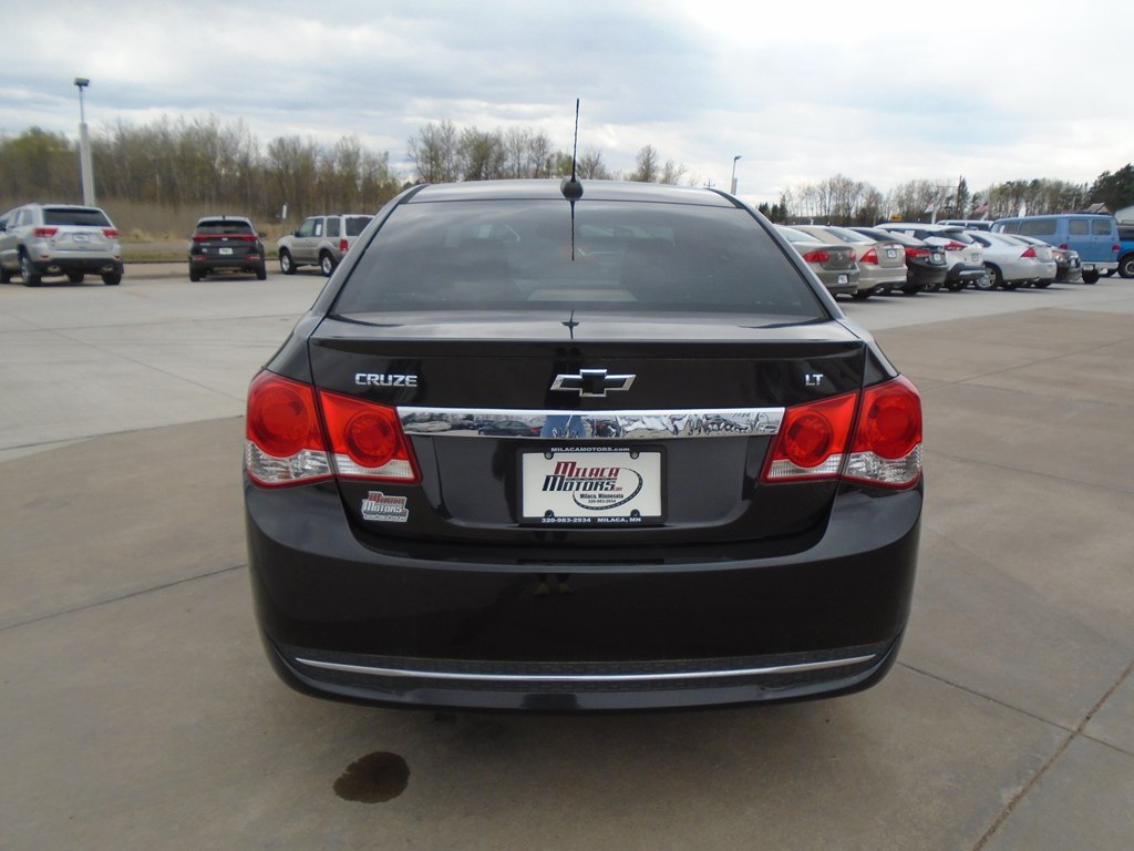 Photo 10 of this CHEVROLET CRUZE
